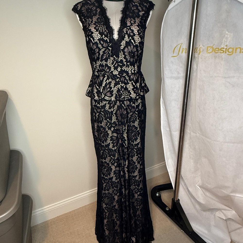Avery G Black and Tan Sleeveless V-Neck Maxi Gown